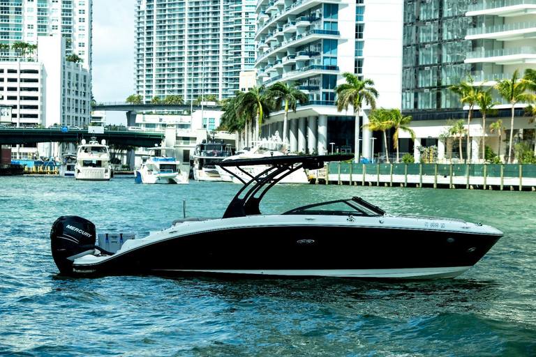 Miami: Private Guided Boat Tour