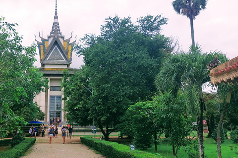 Phnom Penh: Private Guided Sightseeing Day Tour
