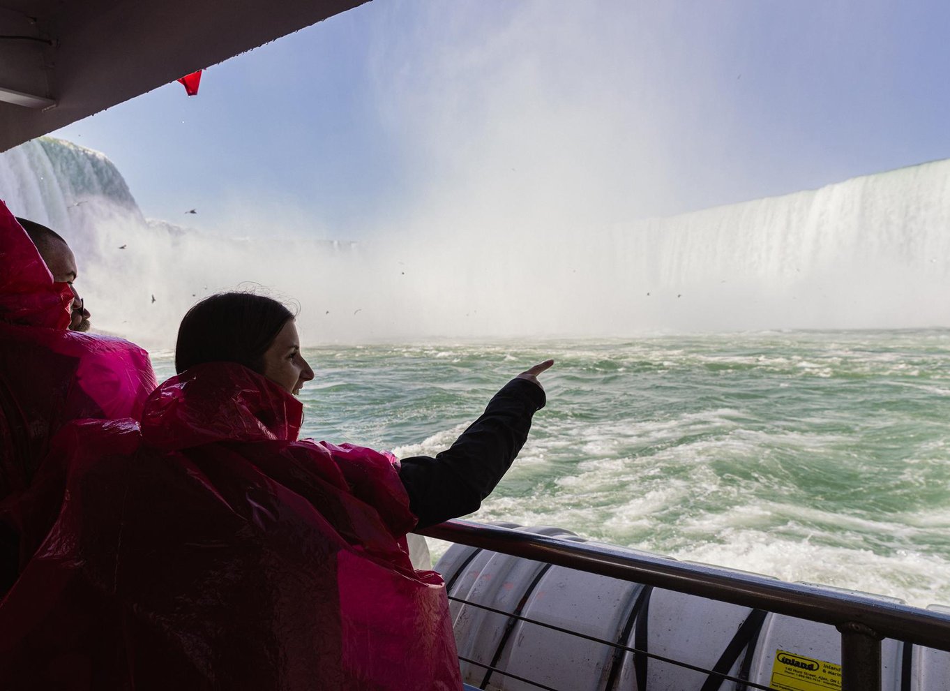 Niagara Falls: Bådtur og rejse bag vandfaldene