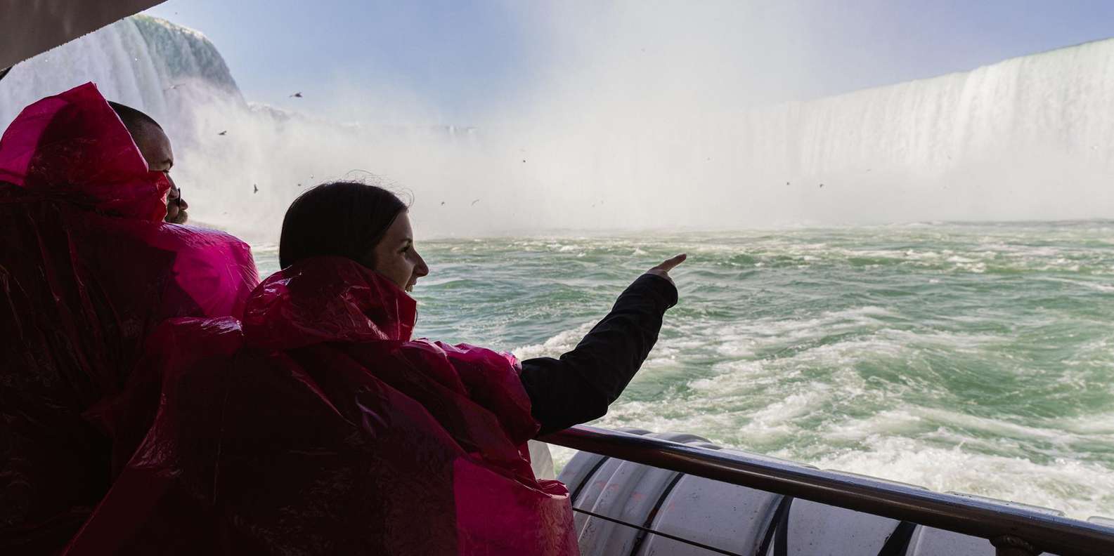 Niagara Falls: Early Access Boat & Journey Behind the Falls