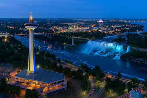 Wodospady Niagara: wieża Skylon Tower, fajerwerki i wycieczka pieszaWodospad Niagara: wieża Skylon Tower, fajerwerki i wycieczka piesza