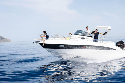 Kotor: excursión en lancha motora con visita a la Cueva Azul y la bahía de BokaKotor: excursión privada en lancha rápida con visita a la Cueva Azul y la bahía de Boka