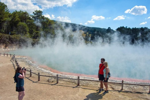 WAI-O-TAPU, ROTORUA I HUKA FALLS RC - CAŁODNIOWA WYCIECZKA Z AUCKLAND