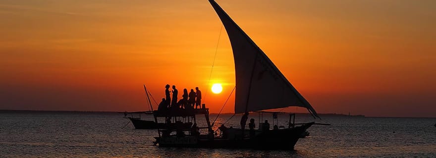 Zanzibar : croisière en boutre au coucher du soleil avec prise en charge