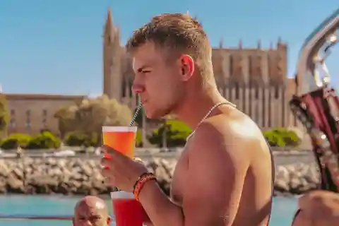 From Magaluf: Palma Bay Sightseeing Cruise with Live Music