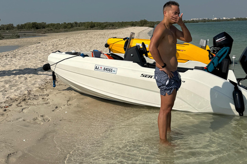 Abu Dhabi: Private Small Boat Rental (No License Required) Abu Dhabi: Small Boat 2 Hour Rental (No License Required)