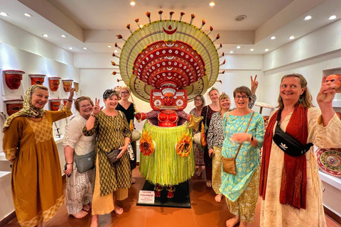 Kochi: 3-daagse Kannur-tour met weven en Theyyam-show