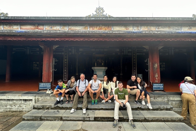 Vanuit Hue: Dagtour naar keizerlijke stad, tombes, markt-kleine grPrivé rondleiding