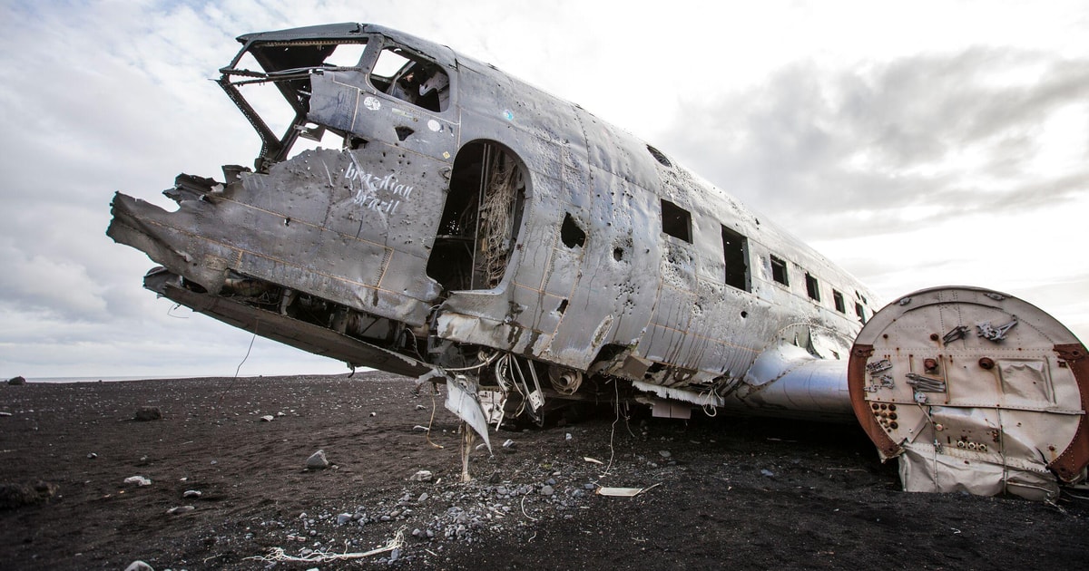 Iceland: Shuttle Service to the Plane Wreck | GetYourGuide