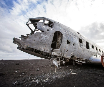 Iceland: Shuttle Service to the Plane Wreck