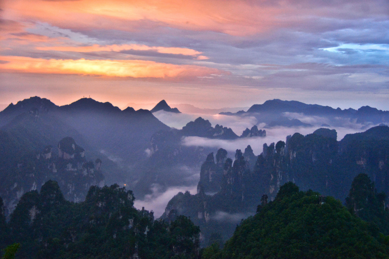 Zhangjiajie: Sunrise experience with Pickup and Hotel Stay