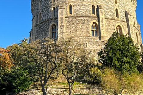 Stonehenge and Windsor Castle Private Car Tour from London