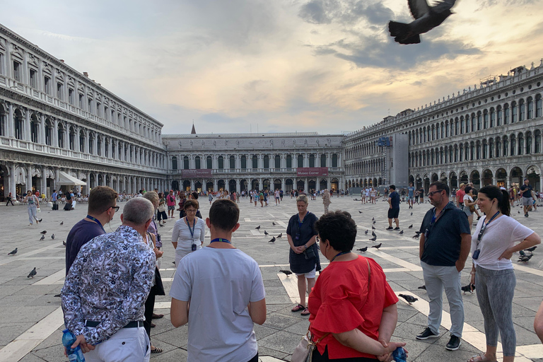 Venice: St Mark's Basilica & Gondola in the afternoon Tour in English