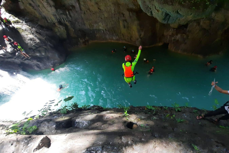 Cebu: Avventura di canyoning alle cascate Kawasan con trasferimenti