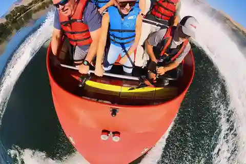 Columbia River: 6 Mile Adventure Boat Ride