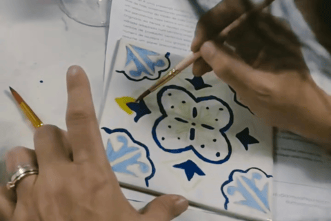 Oporto: Taller de Pintura de Azulejos con Copa de Oporto