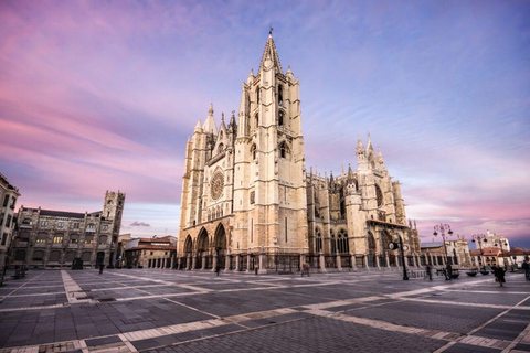 Un Paseo por las Encantadoras Calles de León: Recorrido Romántico