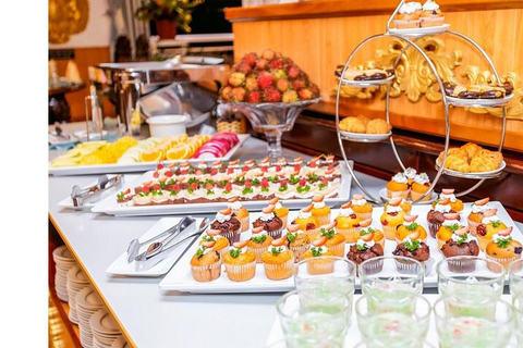 Crossing : Saigon River Dinner Cruise with Buffet