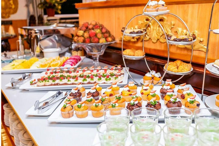 Crossing : Saigon River Dinner Cruise with Buffet