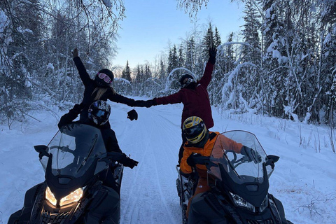 Fairbanks, Alaska: Guided Snowmobile Tour Snowmobile Tour: Couple (2 riders per sled)