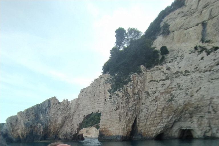 Zakynthos Kreuzfahrt bei Sonnenuntergang nach Myzithres mit Wein