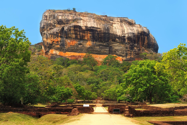Day trip from Sigiriya to Dambulla