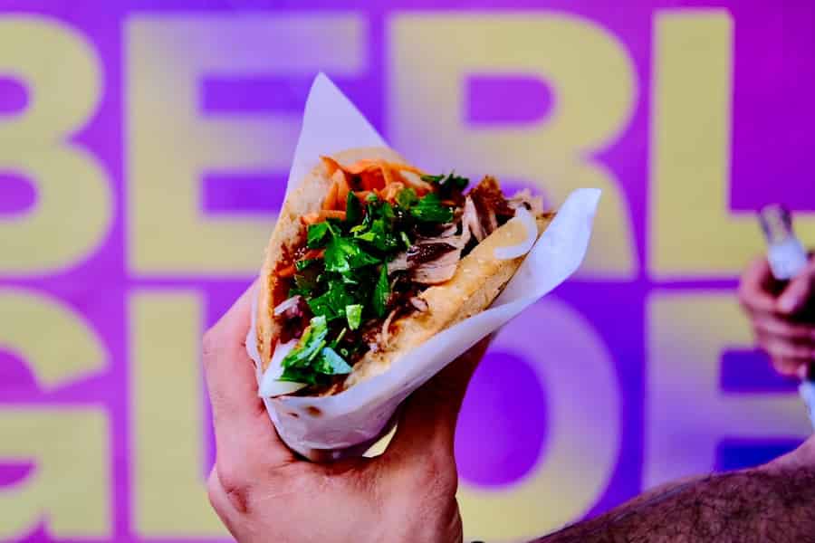 Berlin: Foodtour durch die Innenstadt mit 8 authentischen lokalen Kostproben. Foto: GetYourGuide Berlin: Foodtour durch die Innenstadt mit 8 authentischen lokalen Kostproben. Foto: GetYourGuide