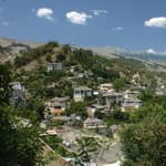 Tirana: gita di 1 giorno a Argirocastro con ingresso al castello