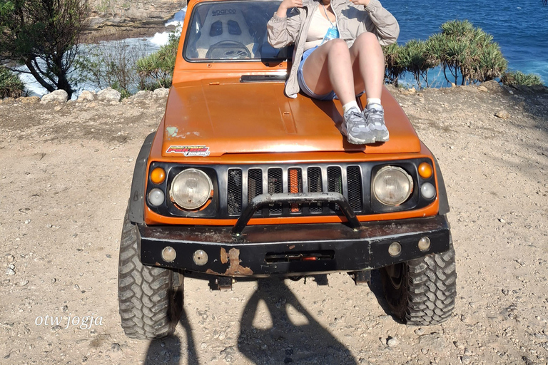 Yogyakarta: spiaggia di Timang, grotta di Pindul e tour con droniYogyakarta: spiaggia di Timang, grotta di Pindul e tour con drone