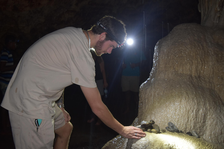 Sigatoka: Cave and Village Tour with Lunch and Transfers