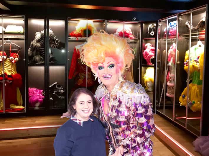 St. Pauli Reeperbahn Walking Tour with Olivia Jones’ historian Eva