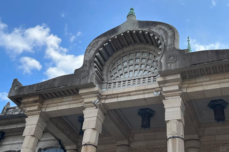 Tokyo: Hommonji Temple Breakfast & Tsukiji Market Tour