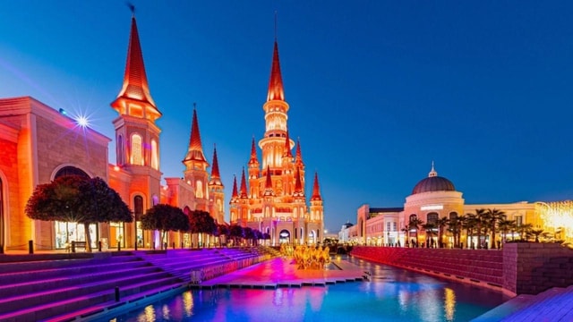 From Antalya/Side/Alanya: Land of Legends Night Visit & Show