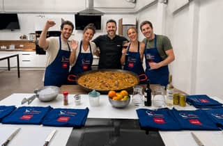 Madrid: Praktischer Paella-Kochkurs mit Tapas und Drinks