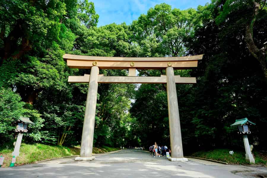 Tokio: Rundgang durch den Meiji-Schrein – Shintoismus und das kaiserliche System. Foto: GetYourGuide Tokio: Rundgang durch den Meiji-Schrein – Shintoismus und das kaiserliche System. Foto: GetYourGuide