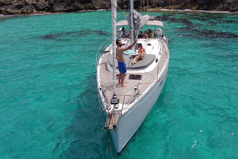 PALMA BAY : 4 HOUR PRIVATE TOUR WITH SAILING BOAT