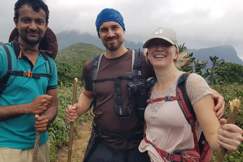 纳克尔斯峰探险和希洛亚村露营 2 日游