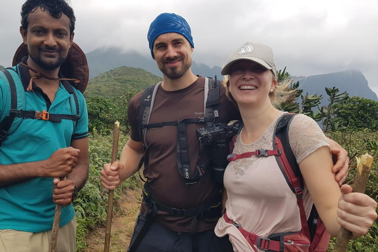 纳克尔斯峰探险和希洛亚村露营 2 日游