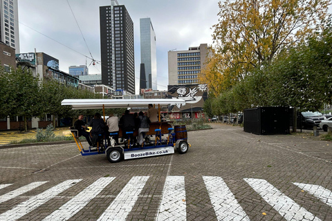 Liverpool : L&#039;expérience originale de la bicyclette à bièreBeerbike - Groupe de 9 à 11 personnes