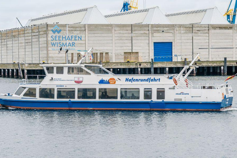 Wismar: Harbor Cruise with Sea Animal Fishing and Guide