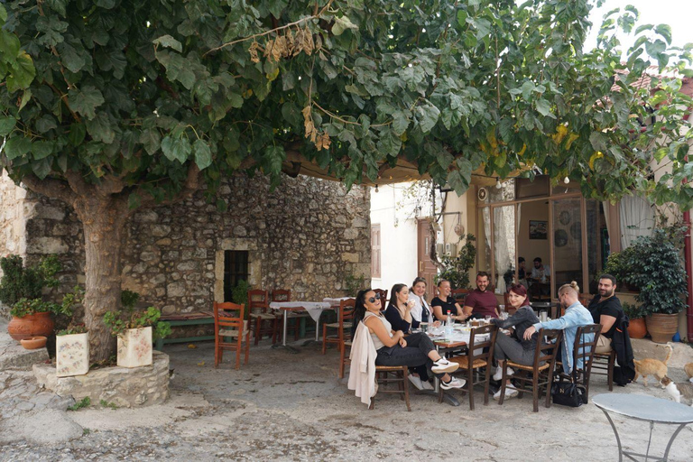 Crète : Visite de 2 vignobles avec dégustation de vin, huile d'olive et déjeuner