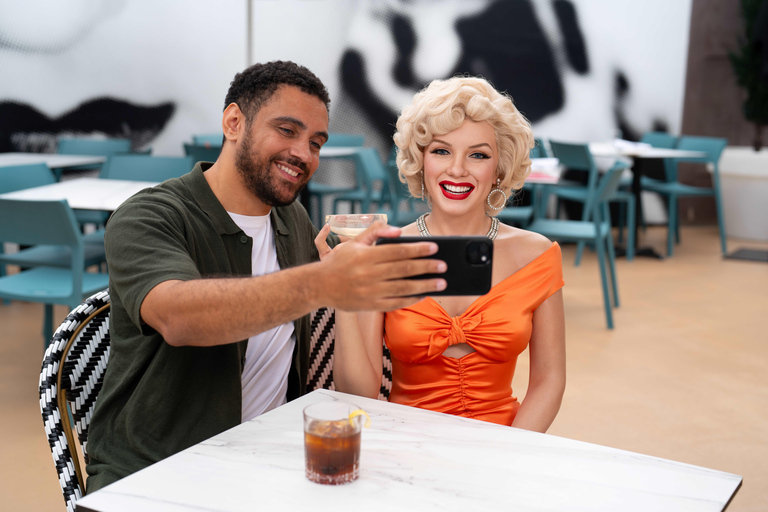 Los Angeles: Hollywood Rooftop Restaurant Meal Voucher