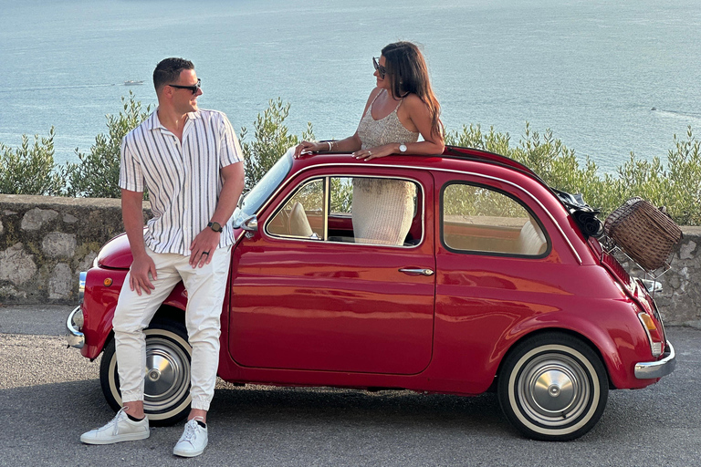 جولة صور للأزواج في ساحل سورينتو بواسطة Vintage Fiat 500جولة تصوير غروب الشمس
