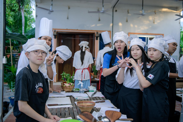 Siem Reap: Clase práctica de cocina camboyana y visita al mercadoSiem Reap: Clase de cocina jemer en casa de un lugareño