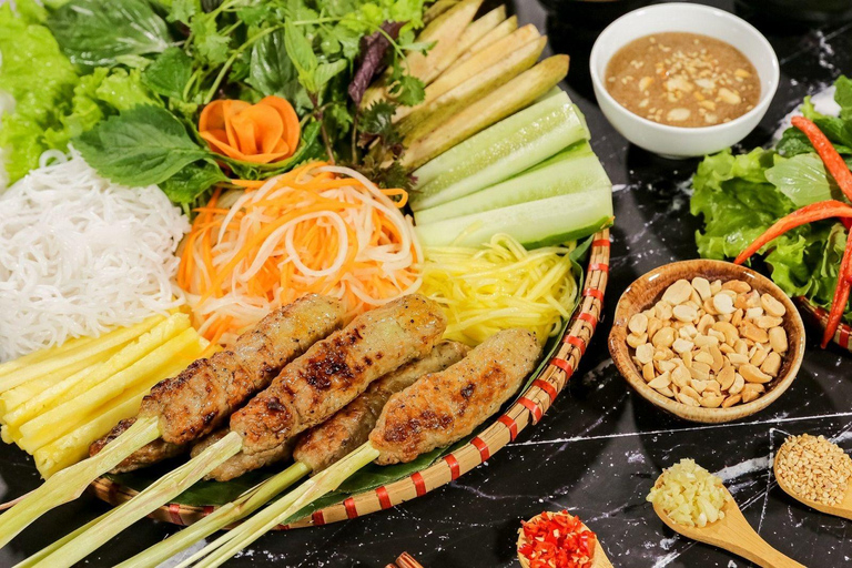 Hue: Night food tour