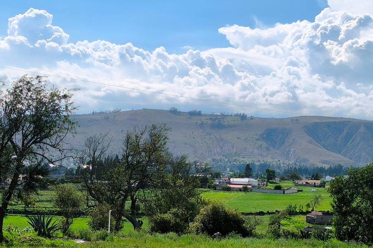 Quito: Latacunga, Pujilí, and Isinche Day Trip with Lunch