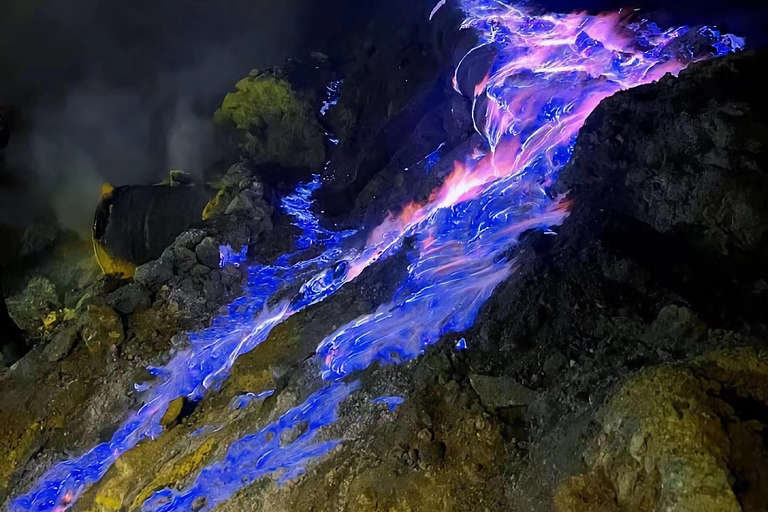 Banyuwangi : Mt Ijen with Local guide and Transfer Service