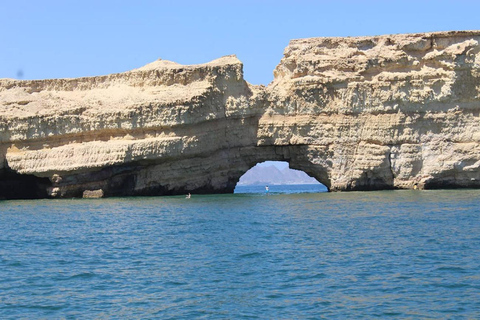 Muscat: VIP Coast and Sunset Boat Trip