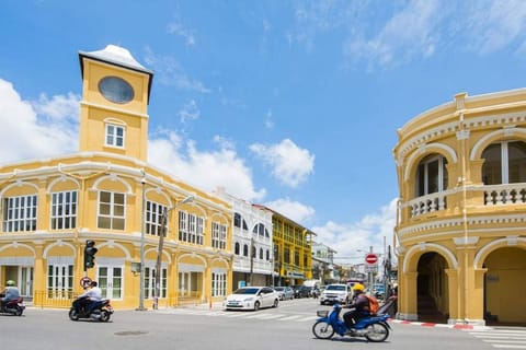 Phuket Private Landmark Guided Tour