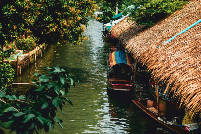 Bangkok: Visita al Mercado Flotante y del Tren de Damneon con paseo en barcoTour privado con guía y paseo en barco